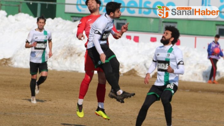 TFF 2. Lig: Sivas Belediyespor: 1 - Sakaryaspor: 1