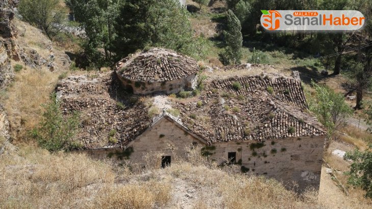 Tugay içerisindeki Ermeni kilisesi restore edilecek