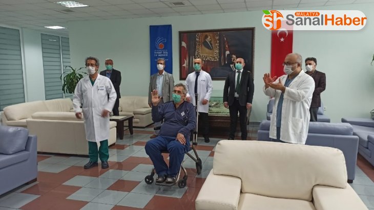 Türkiye'de plazma tedavisinin ilk uygulandığı korona hastası taburcu oldu