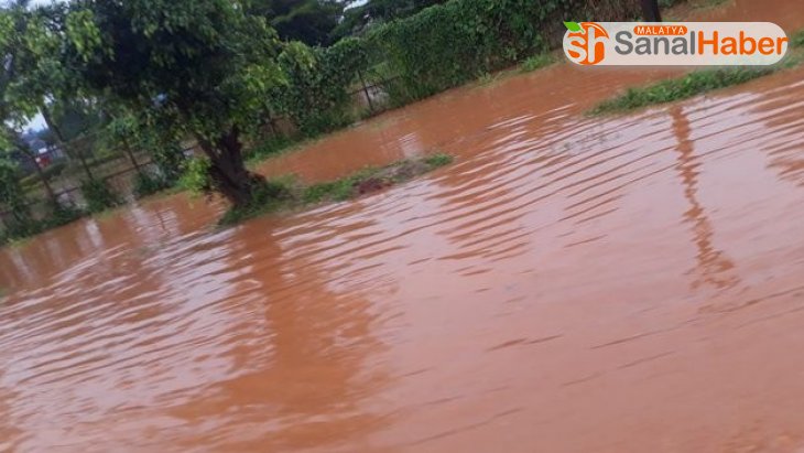 Uganda'da sel ve heyelanda 2 haftada 30 kişi öldü