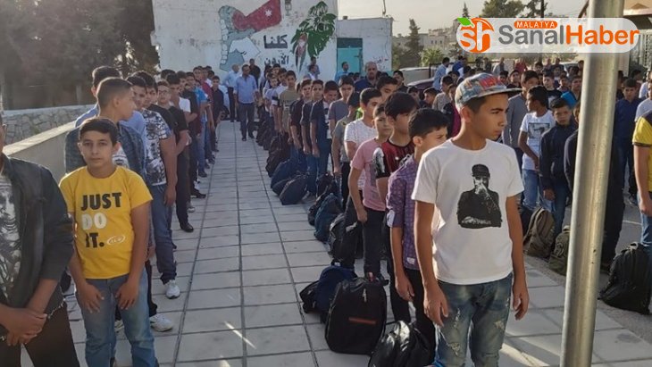 Ürdün'de öğretmenlerin grevi sonrası öğrenciler okullarına döndü
