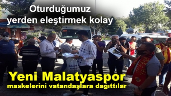 Yeni Malatyaspor maskelerini vatandaşlara dağıttılar
