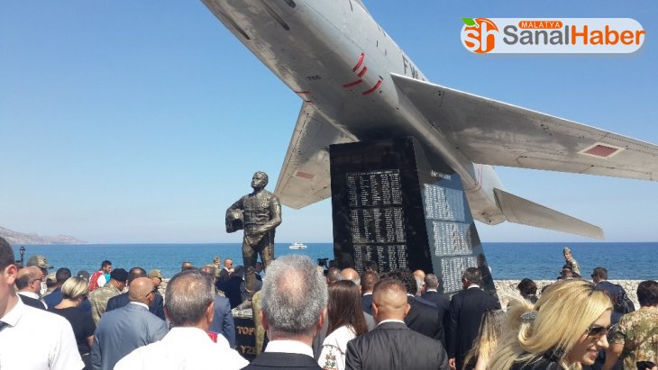 Yenilenen Şehit Pilot Yüzbaşı Cengiz Topel Anıtı törenle açıldı