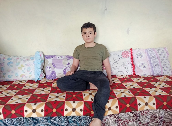 13 yaşındaki Ahmet yatalak kalmak istemiyor
