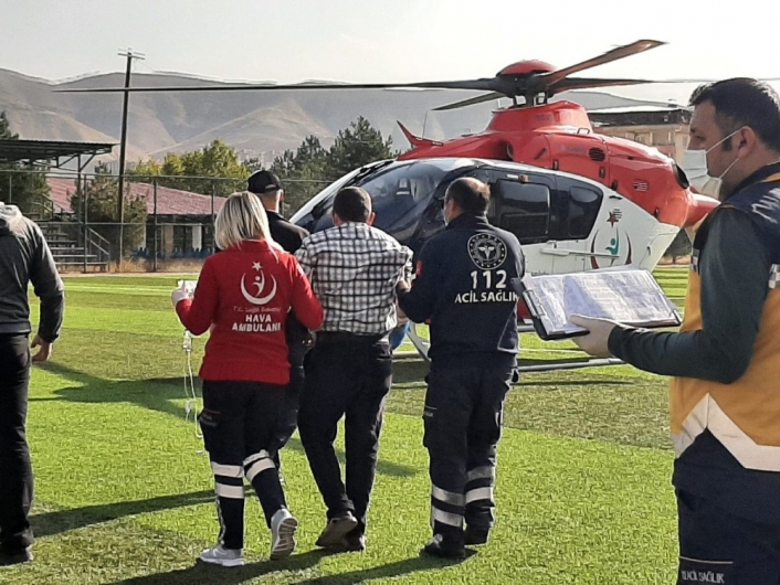 Acil hastaların imdadına hava ambulansı yetişiyor
