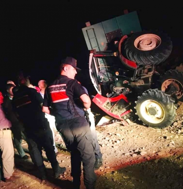 Adıyaman´da traktör devrildi: 1 yaralı
