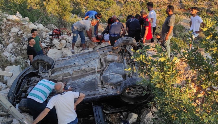 Adıyaman-Gaziantep karayolunda trafik kazası: 2 ölü, 6 yaralı
