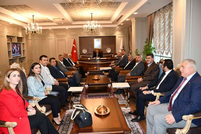 ATSO yönetimi, Vali Çuhadar ve Başkan Kılınç ile bir araya geldi

