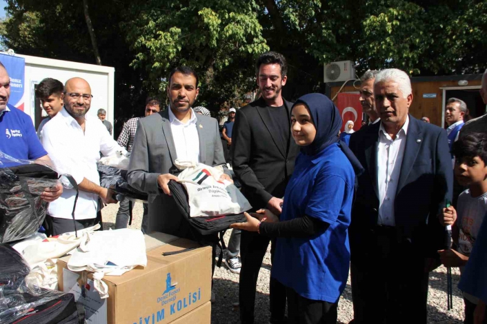 BAE Ankara Büyükelçiliğinden depremzede öğrencilere yardım
