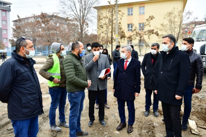 Başkan Çınar, kentsel dönüşüm proje alanını inceledi
