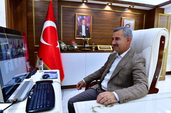 Başkan Çınar, `şehir ve kariyer´ toplantısına katıldı
