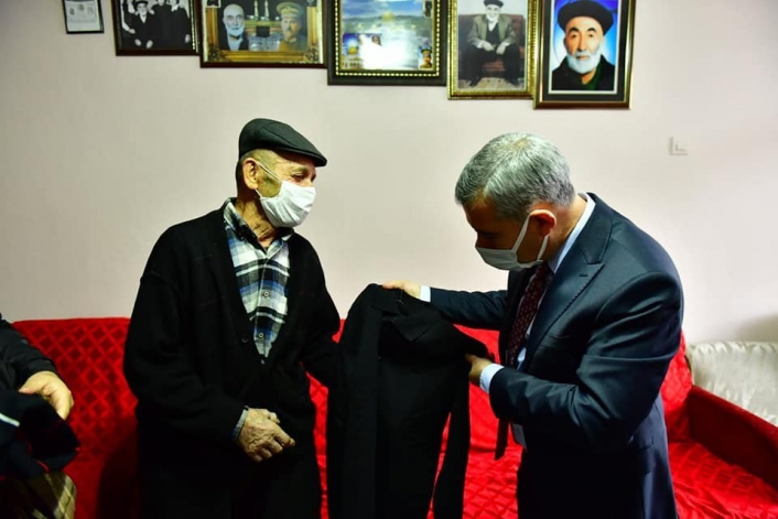 Başkan Çınar, yaşlıların hayır duasını aldı
