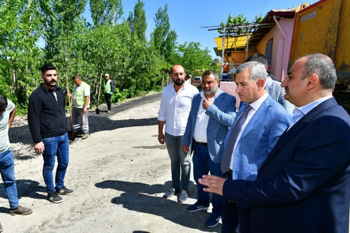 Başkan Çınar, yol yenileme çalışmalarını inceledi
