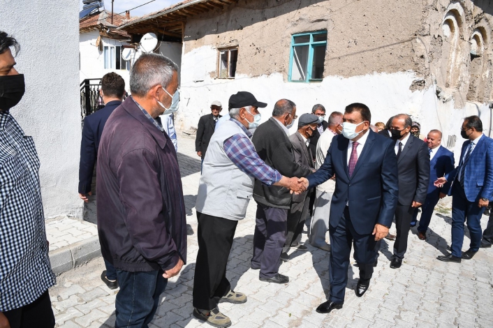 Başkan Gürkan mahalle sakinleri ile bir araya geldi
