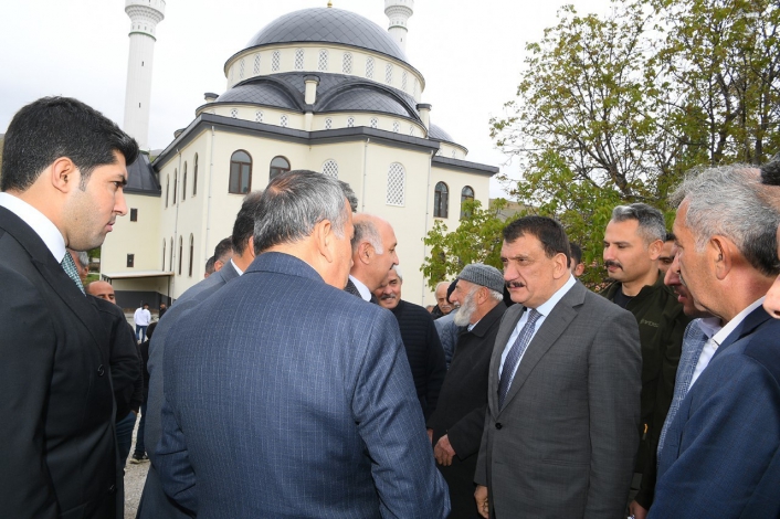 Başkan Gürkan, Sürgü´de incelemelerde bulundu
