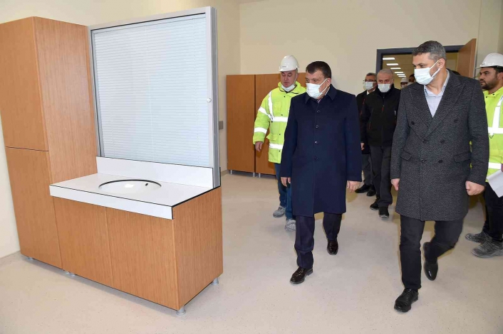 Başkan Gürkan Yeni Devlet Hastanesi inşaatında inceleme yaptı
