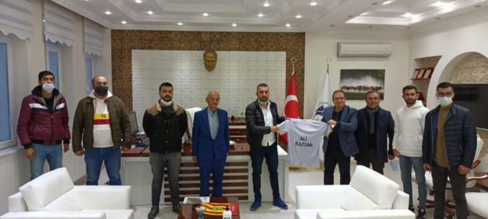 Başkan Kazgan´a Yeni Malatyaspor taraftarlarından ziyaret
