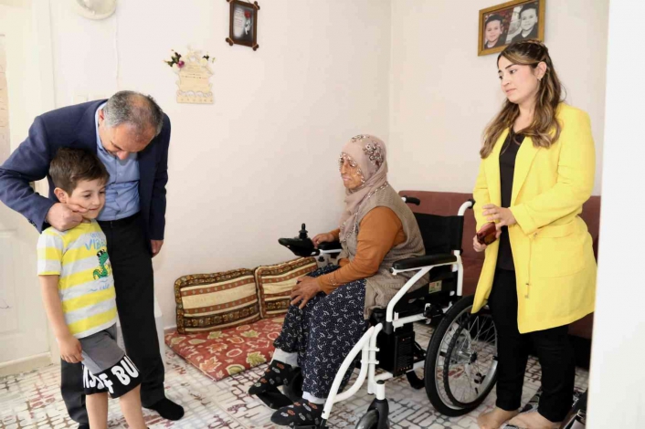 Başkan Kılınç´tan bedensel engelli kadına bayram hediyesi
