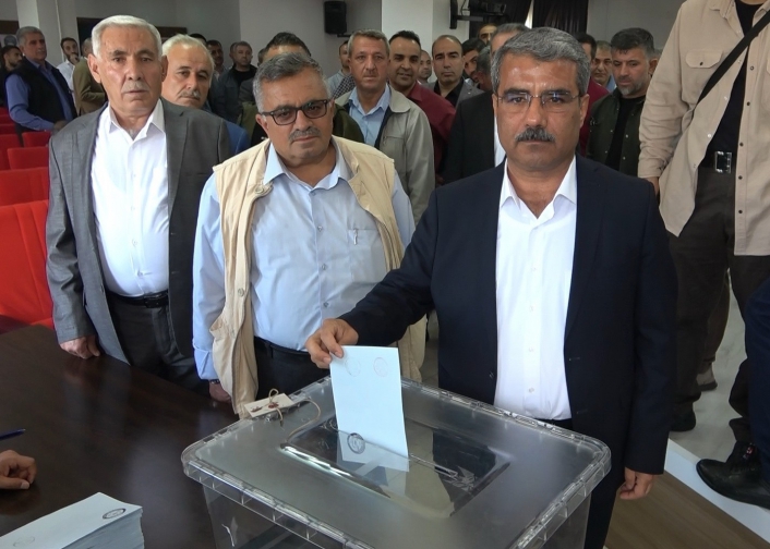 Başkan Ziya Duranay, yeniden başkan seçildi
