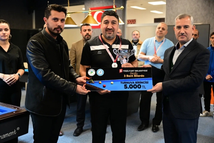 Bilardo Turnuvasında ödüller dağıtıldı
