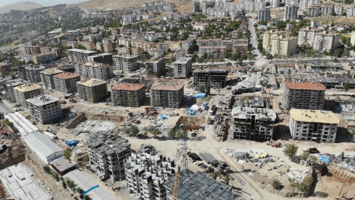Depremde ağır hasar alan mahalle, 2 bin 251 konutla yenileniyor
