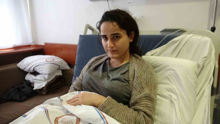 Depremden yaralı kurtulan Zeynep Aslan: 