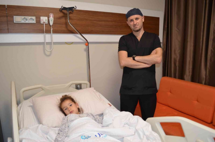 Dört yaşındaki kız çocuğuna kapalı yöntemle ameliyat

