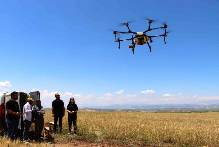 Dron teknolojisi çiftçiye kazandırıyor
