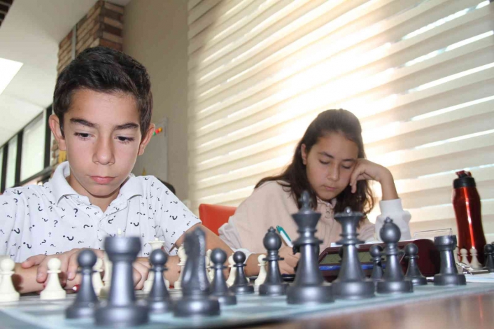 Elazığ´da 274 sporcunun katıldığı Çaturanga satranç turnuvası başladı
