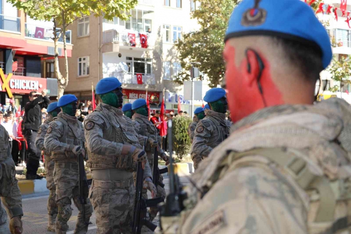 Elazığ´da 29 Ekim Cumhuriyet Bayramında JÖH´lerin gösterisi nefes kesti

