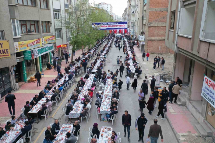 Elazığ´da 5 bin vatandaşın katılımıyla iftar programı düzenlendi
