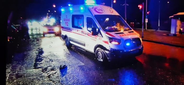 Elazığ´da ambulans ile otomobil çarpıştı: 5 yaralı
