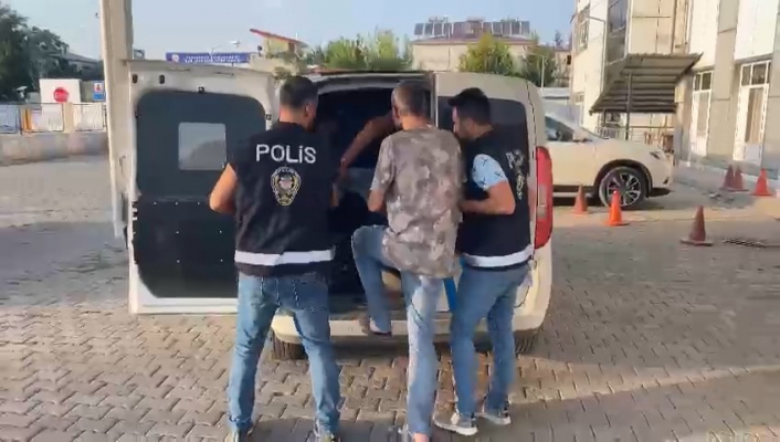 Elazığ´da İYİ Parti ilçe binasından hırsızlık yapan 2 şüpheli tutuklandı
