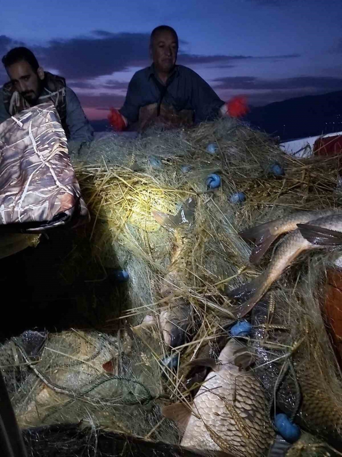 Elazığ´da kaçak avcılık denetimi: 4 bin metre ağ ele geçirildi
