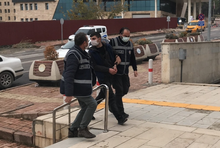 Elazığ´da Kanal 23 TV´ye silahlı saldırı olayında 2 şüpheli tutuklandı
