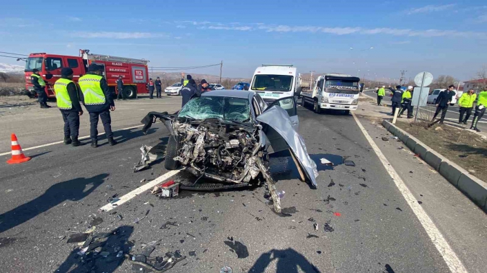 Elazığ´da trafik kazası: 1 ölü, 4 yaralı
