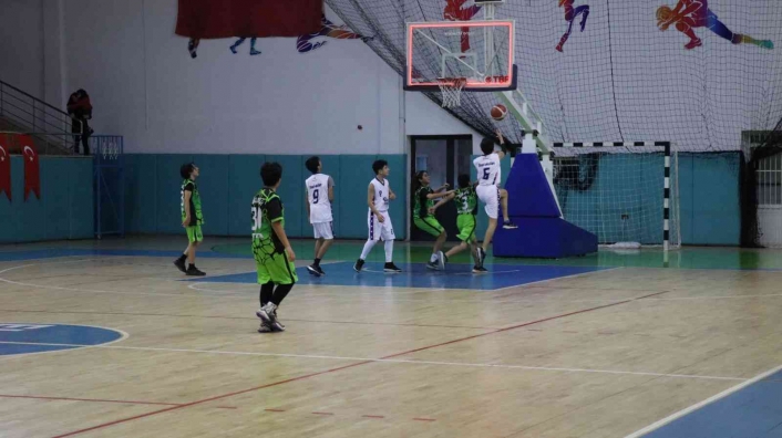 Elazığ´da Yıldızlar Basketbol İl Şampiyonası başladı
