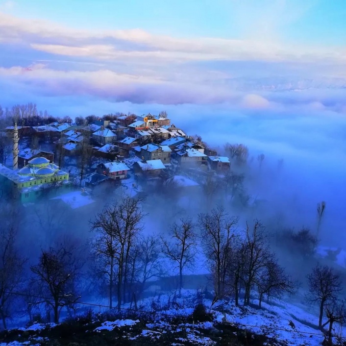 Elazığ´ın şirin köyünde sis güzelliği
