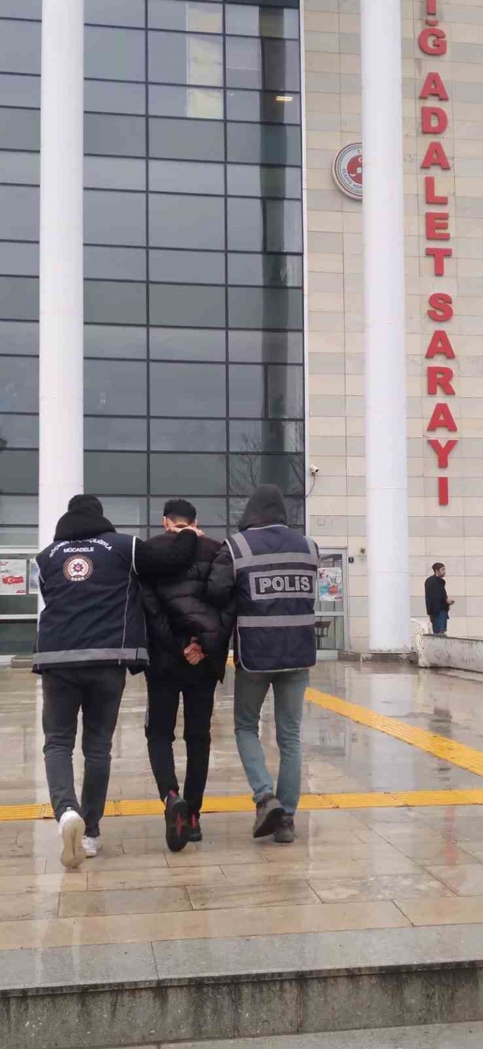 Elazığda göçmen kaçakçılığı operasyonu: 1 tutuklama
