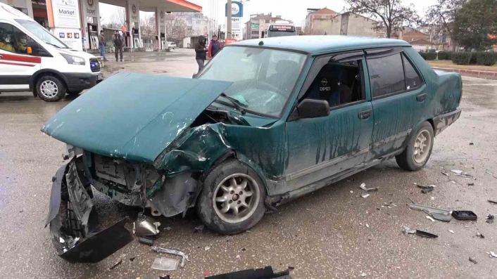 Elazığda trafik kazası: 3 yaralı
