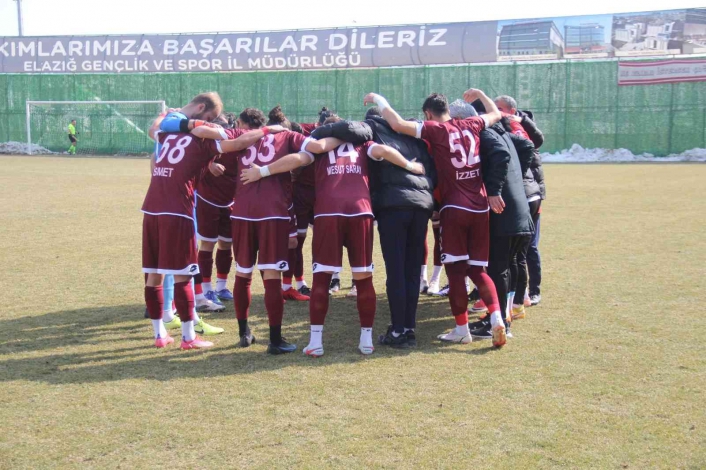 Elazığspor, 20 futbolcuyla Adıyaman´da
