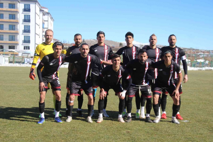 Elazığspor, Karaman´a 20 futbolcuyla gitti
