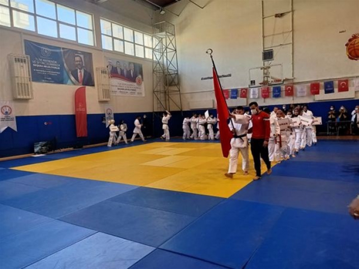 Engelli iki judocu Türkiye Şampiyonası´ndan madalyalarla döndü
