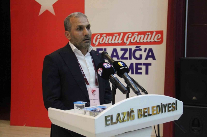 ES Elazığspor Başkanı Çayır, transfere engel dosyalar için İstanbul´a gitti

