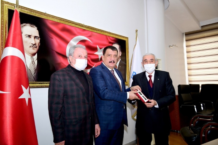 ESKKK Başkanı Evren, Büyükşehir Belediye Başkanı Gürkan´ı ziyaret etti
