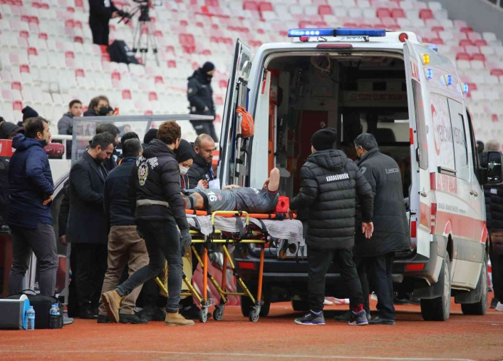 Fabio Borini hastaneye götürüldü
