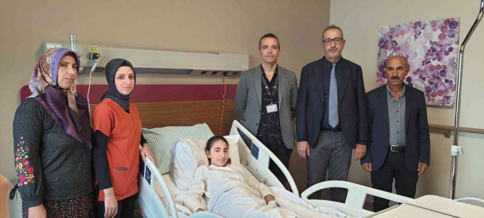 Fethi Sekin Şehir Hastanesi bölgede ´skolyoz´ hastalarının umudu oldu

