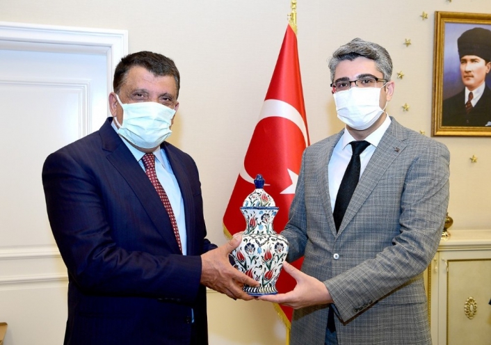 Gürkan Darende belediyesi ve kaymakamlığını ziyaret etti
