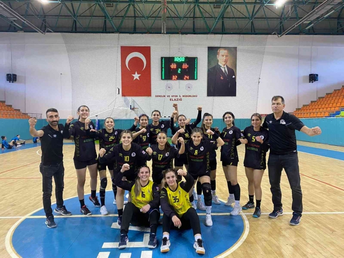 Hentbol Kadınlar 1. Ligi: Elazığ SYSK: 32 - Aksaray Belediyespor: 24
