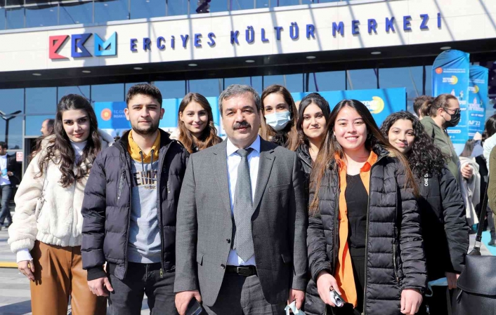 İç Anadolu Kariyer Fuarı´nda SBTÜ rüzgarı
